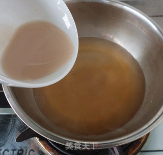 银耳蒸皇冠梨的做法步骤：8