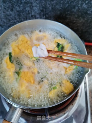 鸡蛋汤泡锅巴的做法步骤：3