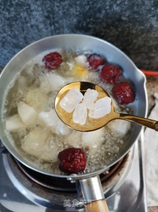 丑耳雪梨汤的做法步骤：4