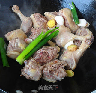 乱炖鸭腿的做法步骤：4