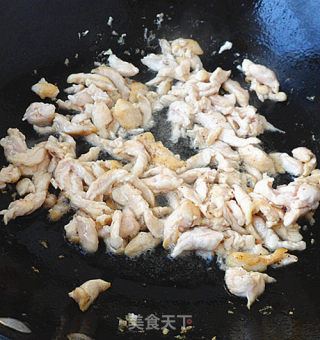 木耳炒鸡胸的做法步骤：5