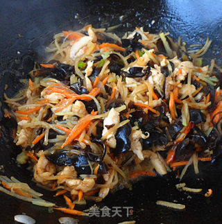 木耳炒鸡胸的做法步骤：8