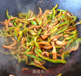 尖椒鱿鱼丝的做法步骤：9