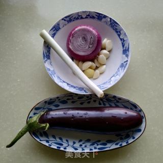 蒜香茄子的做法步骤：1