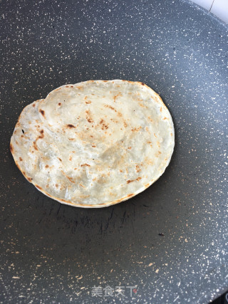 辣酱鸡肉手抓饼的做法步骤：4