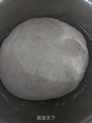 抹茶葡萄干卷的做法步骤：1