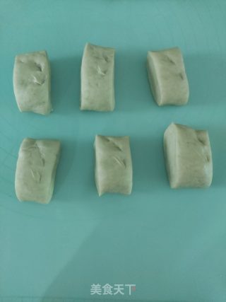 抹茶葡萄干卷的做法步骤：5