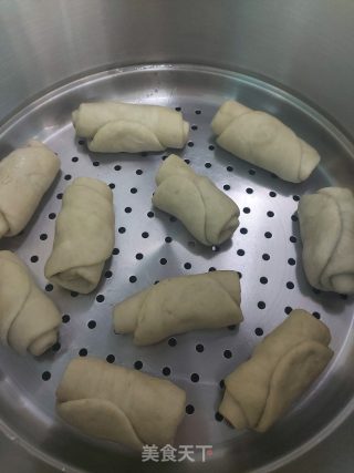 抹茶葡萄干卷的做法步骤：8