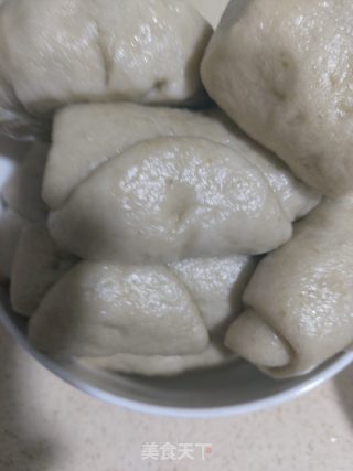 抹茶葡萄干卷的做法步骤：10
