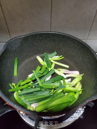 葱蒜炒腊肠的做法步骤：6