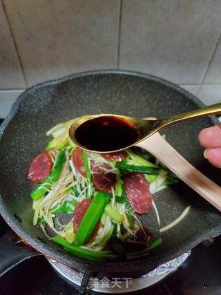 葱蒜炒腊肠的做法步骤：8
