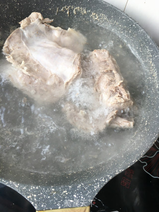 手抓羊肉的做法步骤：2