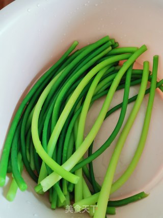 凉拌蒜苔的做法步骤：1