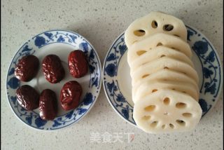 莲藕炖火腿的做法步骤：3