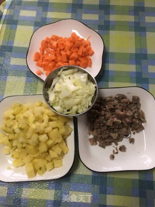 咖喱牛肉土豆饭????的做法步骤：2