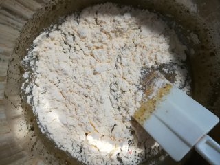 电饭锅版抹茶巧克力杂粮蛋糕的做法步骤：6