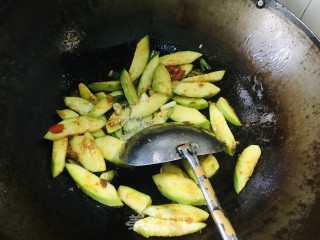 酱香西葫芦的做法步骤：7