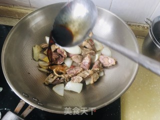 芹菜炒腊鸭的做法步骤：4