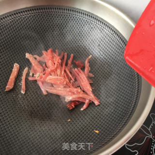 炒肉丝拌香椿的做法步骤：5
