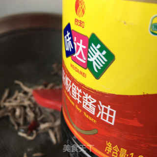炒肉丝拌香椿的做法步骤：7