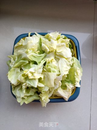 手撕包菜的做法步骤：1