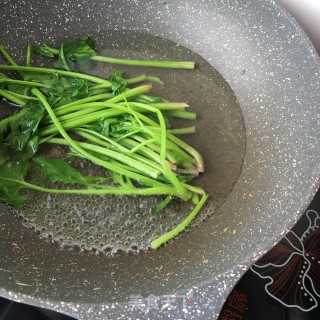 菠菜韭菜鲜贝饺的做法步骤：3