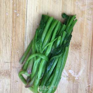 菠菜韭菜鲜贝饺的做法步骤：4