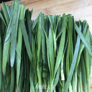 菠菜韭菜鲜贝饺的做法步骤：7