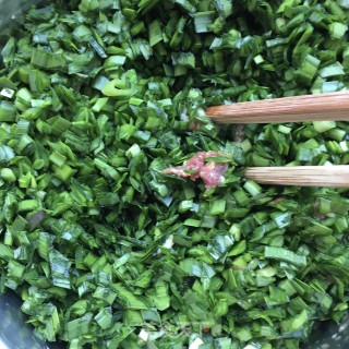 菠菜韭菜鲜贝饺的做法步骤：17