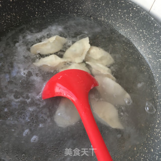 菠菜韭菜鲜贝饺的做法步骤：23