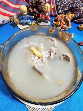 鸡骨架煲芡实麦冬汤的做法步骤：9