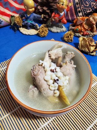 鸡骨架煲芡实麦冬汤的做法步骤：10