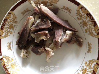 四季豆烧腊肉的做法步骤：1