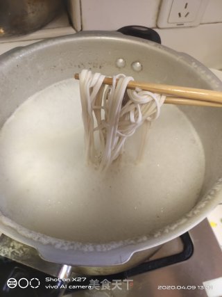 清淡有营养的一碗面--鸭肉青菜面的做法步骤：2