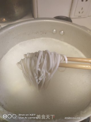 清淡有营养的一碗面--鸭肉青菜面的做法步骤：3
