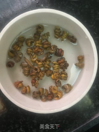 霍斛炖鸡汤的做法步骤：2