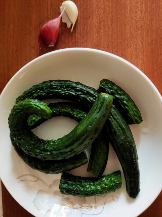 凉拌黄瓜丁的做法步骤：1