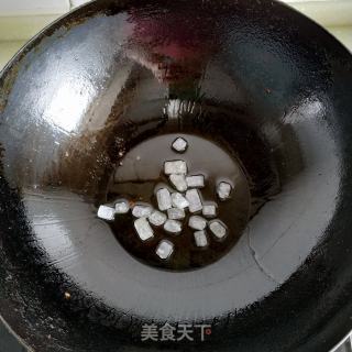 红烧肉炖鹌鹑蛋的做法步骤：5