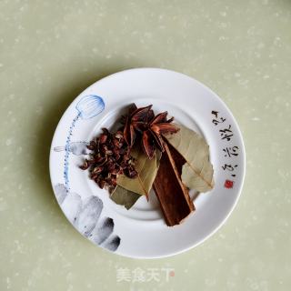 红烧肉炖鹌鹑蛋的做法步骤：8