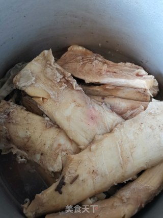 麻辣牛板筋的做法步骤：1