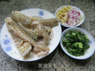十三香虾蛄的做法步骤：1