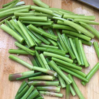 蒜苔小炒肉的做法步骤：3