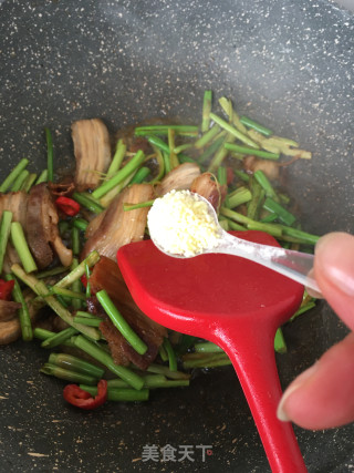 蒜苔小炒肉的做法步骤：12