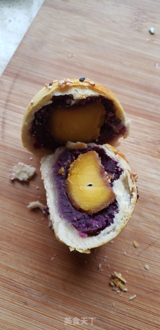 紫薯蛋黄酥的做法步骤：7