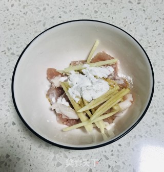白花菜瘦肉汤#春季润燥汤水#的做法步骤：4