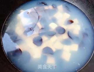 花蛤豆腐时蔬汤的做法步骤：8