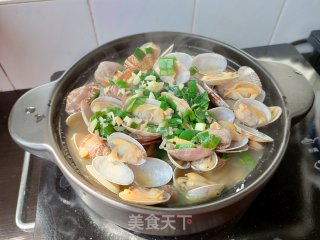 蒜蓉粉丝蛤蜊煲的做法步骤：9
