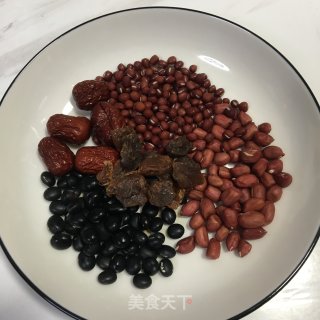 三红黑豆豆浆的做法步骤：1