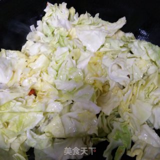 虾干炒包菜的做法步骤：6