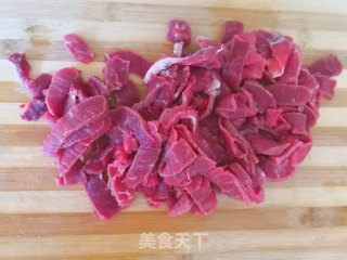 番茄炖牛肉的做法步骤：1